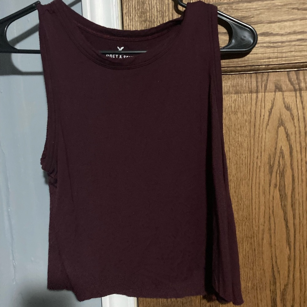 Maroon American eagle tank. Super soft!